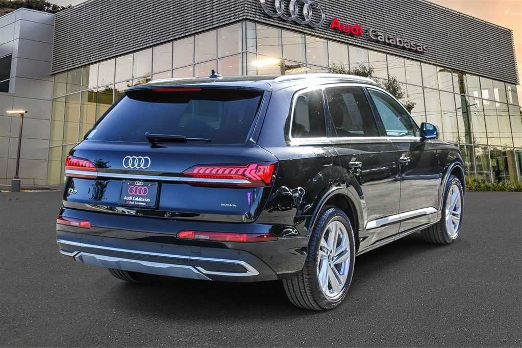 Thumbnail: 2023 Audi Q7 - 4
