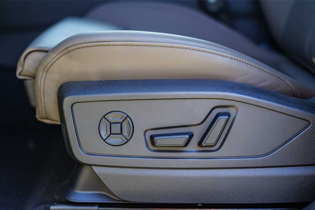 Thumbnail: 2025 Audi Q5 - 23