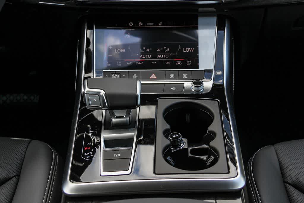 Thumbnail: 2026 Audi Q7 - 14