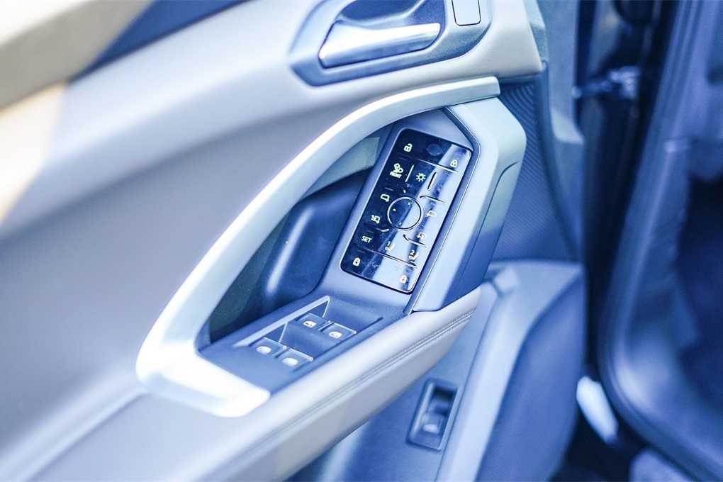 Thumbnail: 2025 Audi Q5 - 20