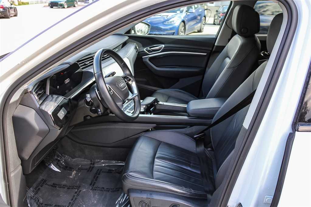 Thumbnail: 2022 Audi e-tron - 19