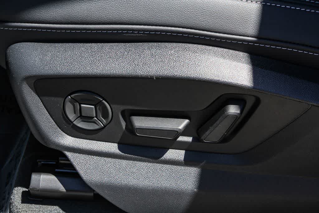 Thumbnail: 2026 Audi Q8 - 21