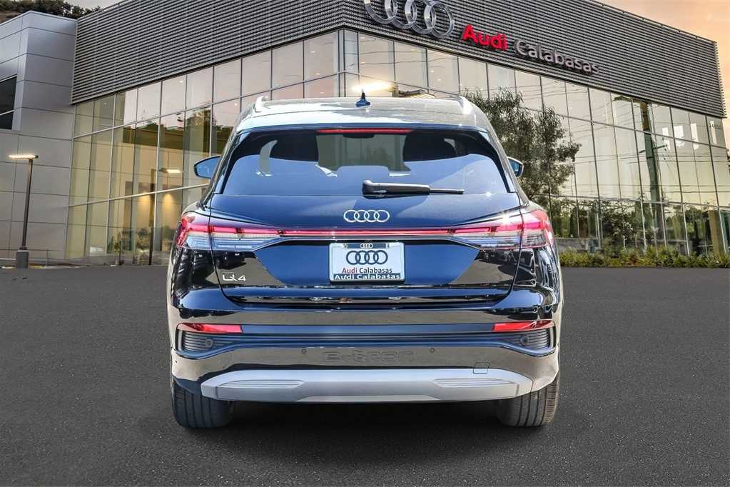 Thumbnail: 2023 Audi Q4 e-tron - 3