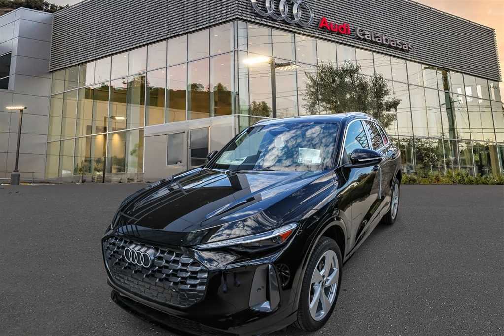 Thumbnail: 2025 Audi Q5 - 1