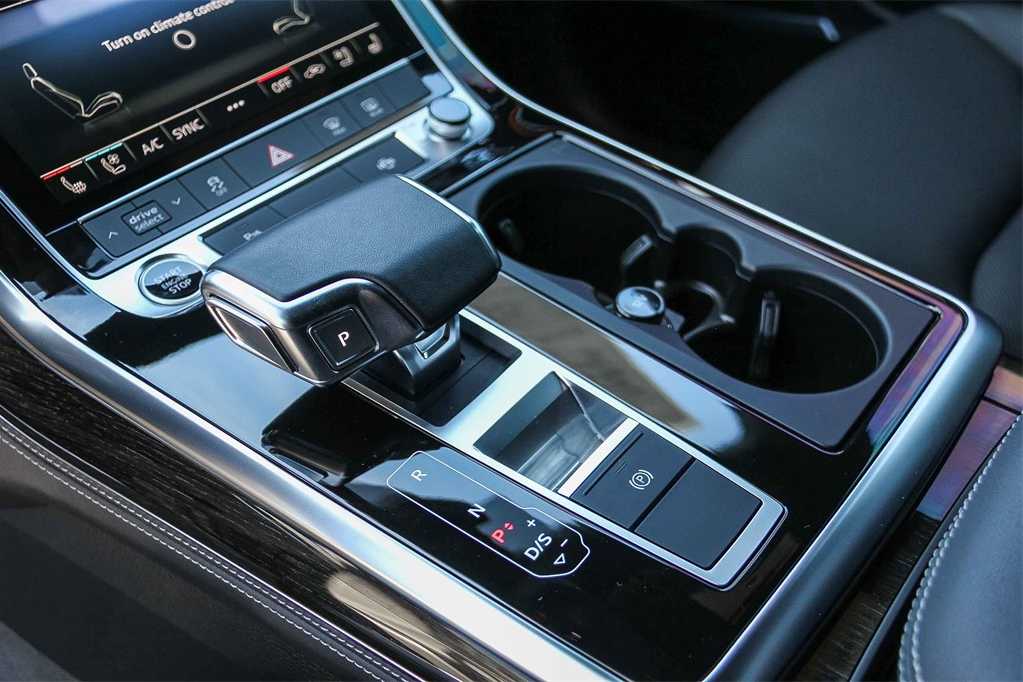 Thumbnail: 2025 Audi Q8 - 20