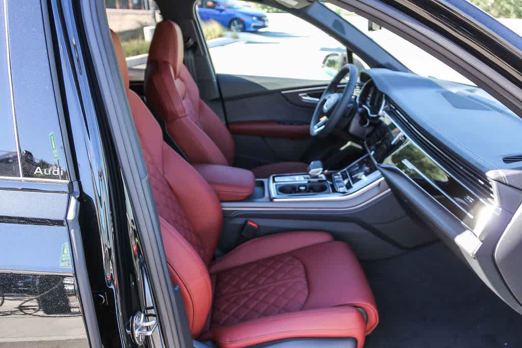 Thumbnail: 2026 Audi SQ7 - 18