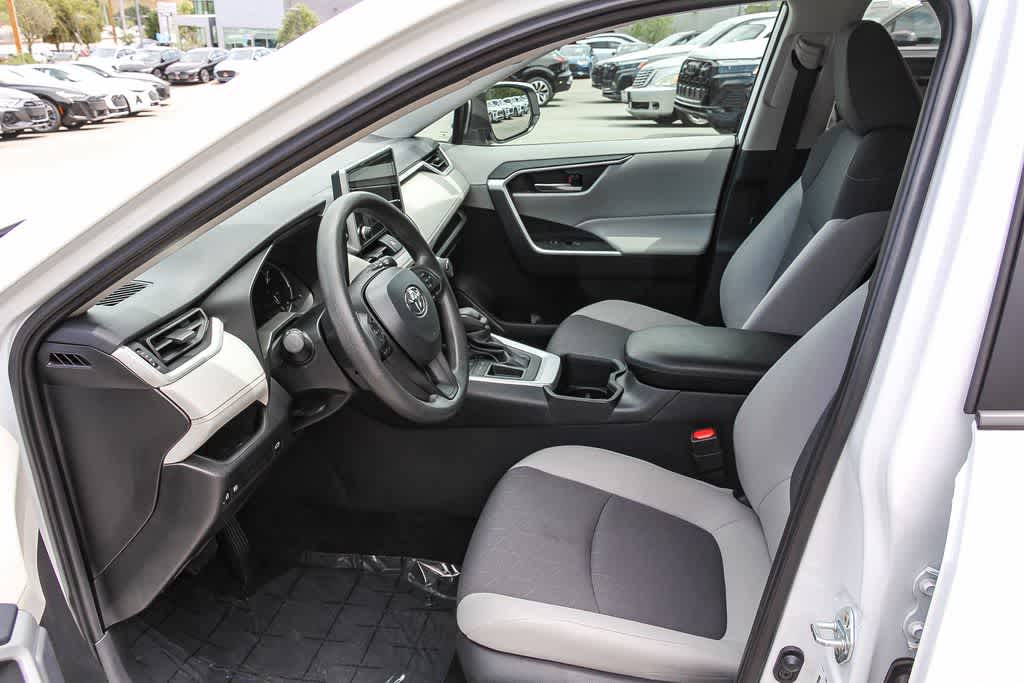 Thumbnail: 2024 Toyota RAV4 - 19