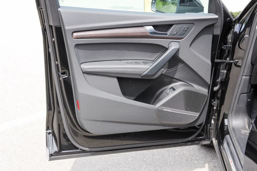 Thumbnail: 2025 Audi Q5 - 22