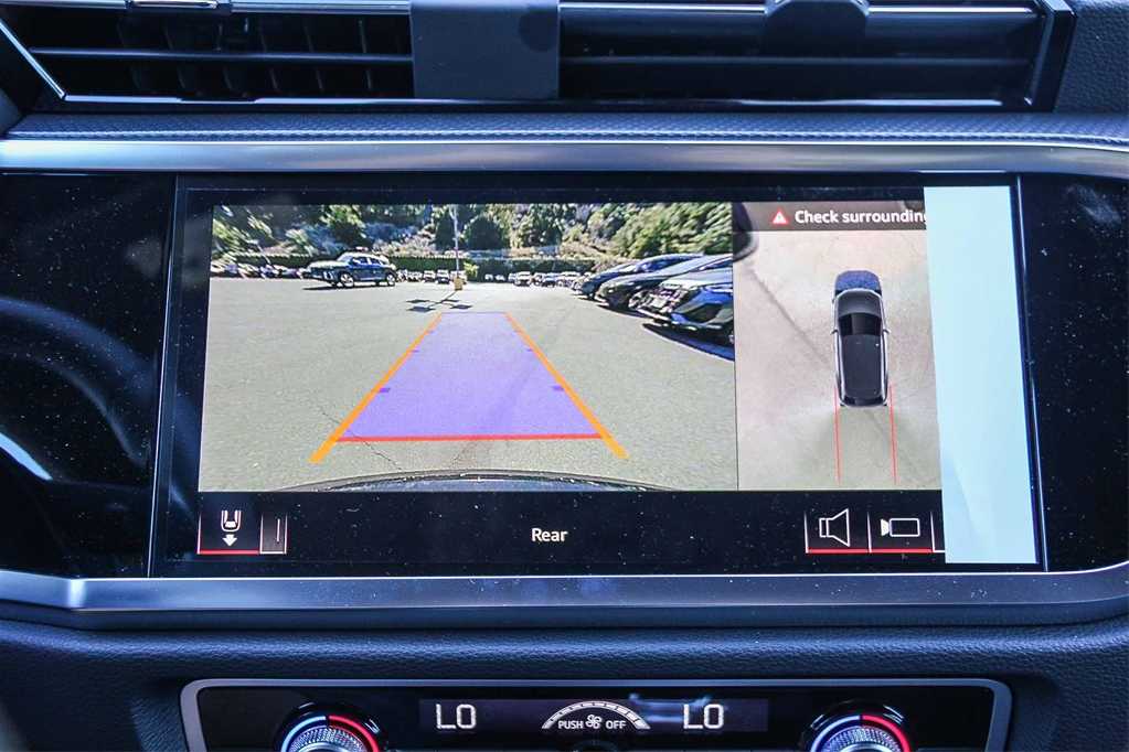 Thumbnail: 2025 Audi Q3 - 23