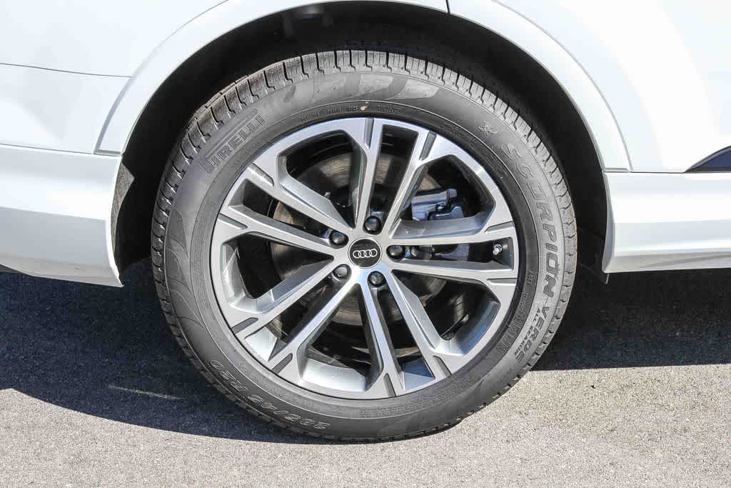 Thumbnail: 2026 Audi Q7 - 10
