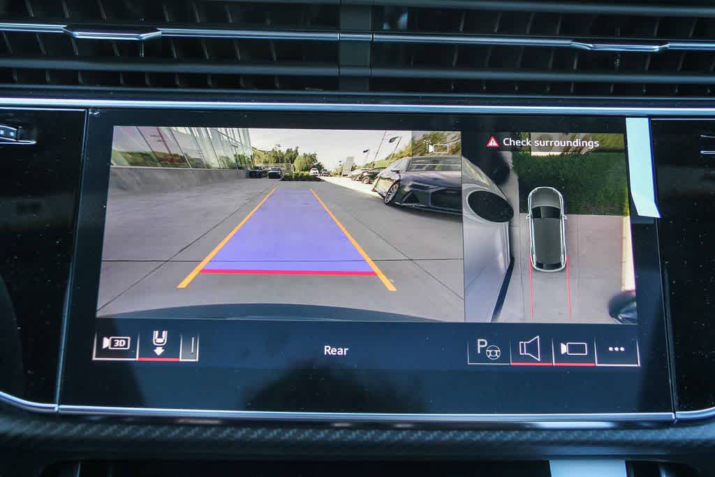 Thumbnail: 2026 Audi RS Q8 - 20