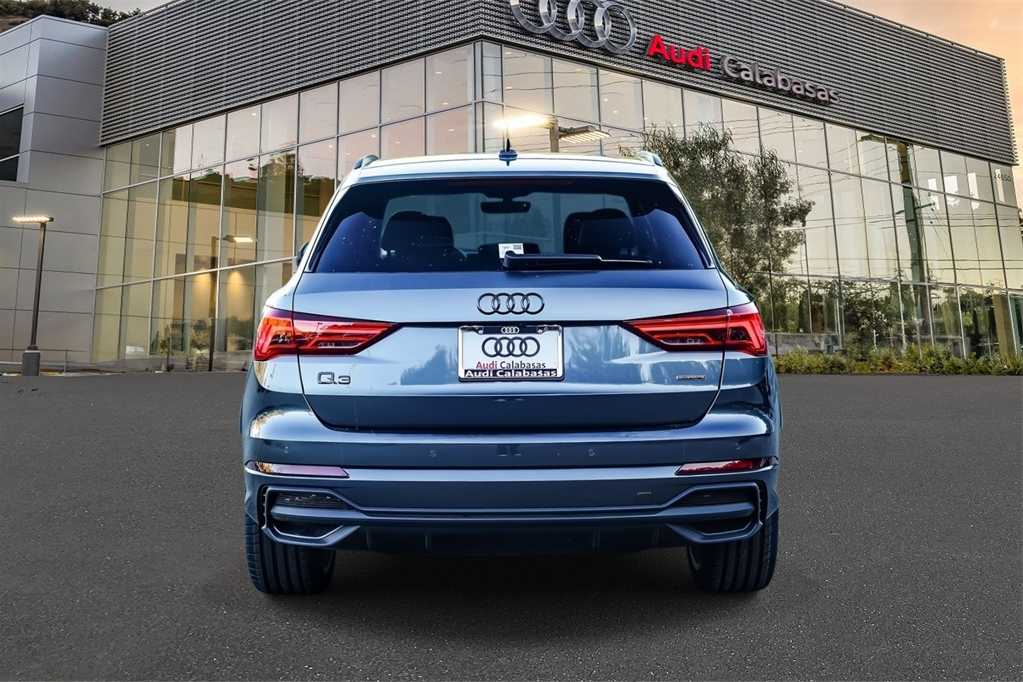 Thumbnail: 2025 Audi Q3 - 3