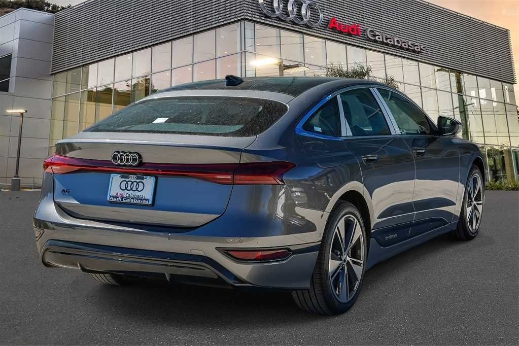 Thumbnail: 2025 Audi e-tron S - 4