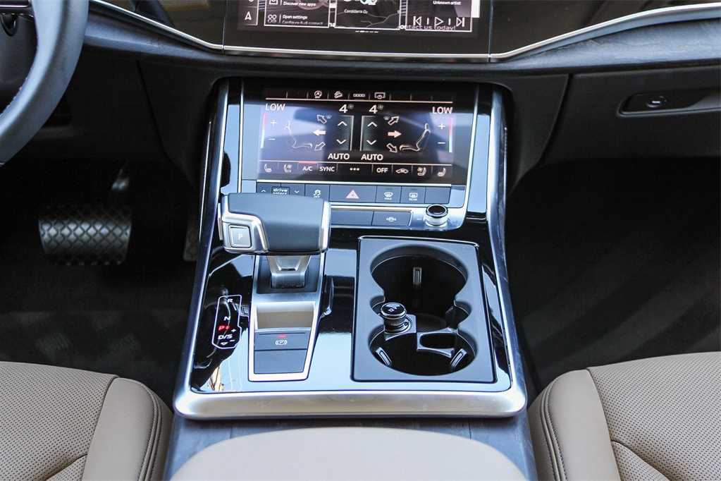 Thumbnail: 2025 Audi Q7 - 14