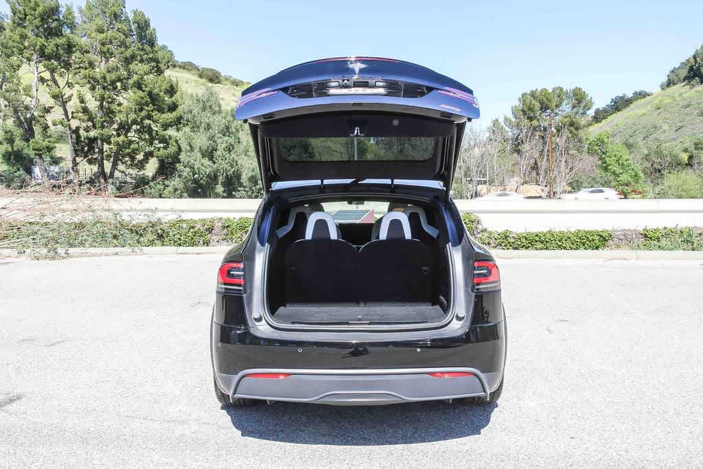 Thumbnail: 2022 Tesla Model X - 27