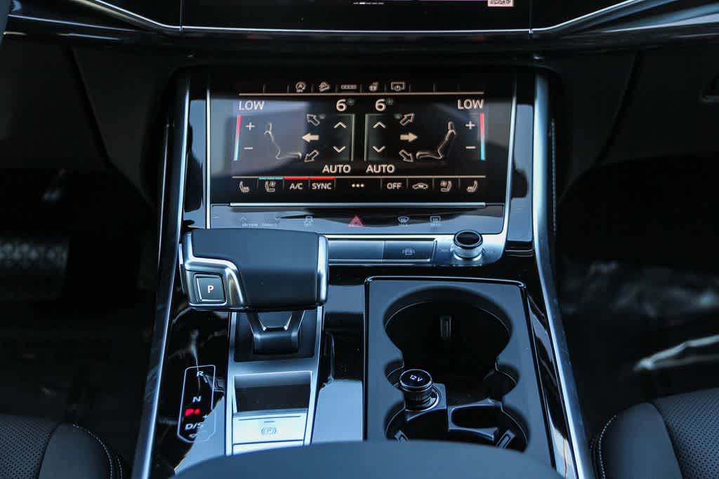 Thumbnail: 2026 Audi Q8 - 14