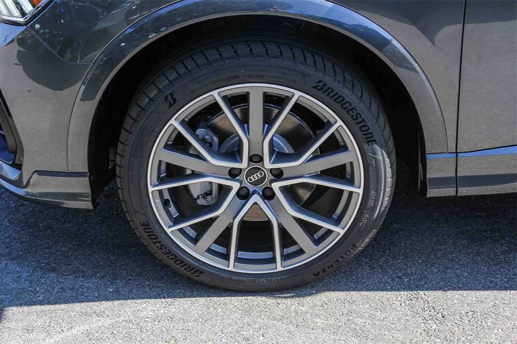 Thumbnail: 2025 Audi Q3 - 9