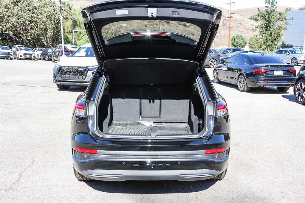 Thumbnail: 2025 Audi Q4 e-tron - 26