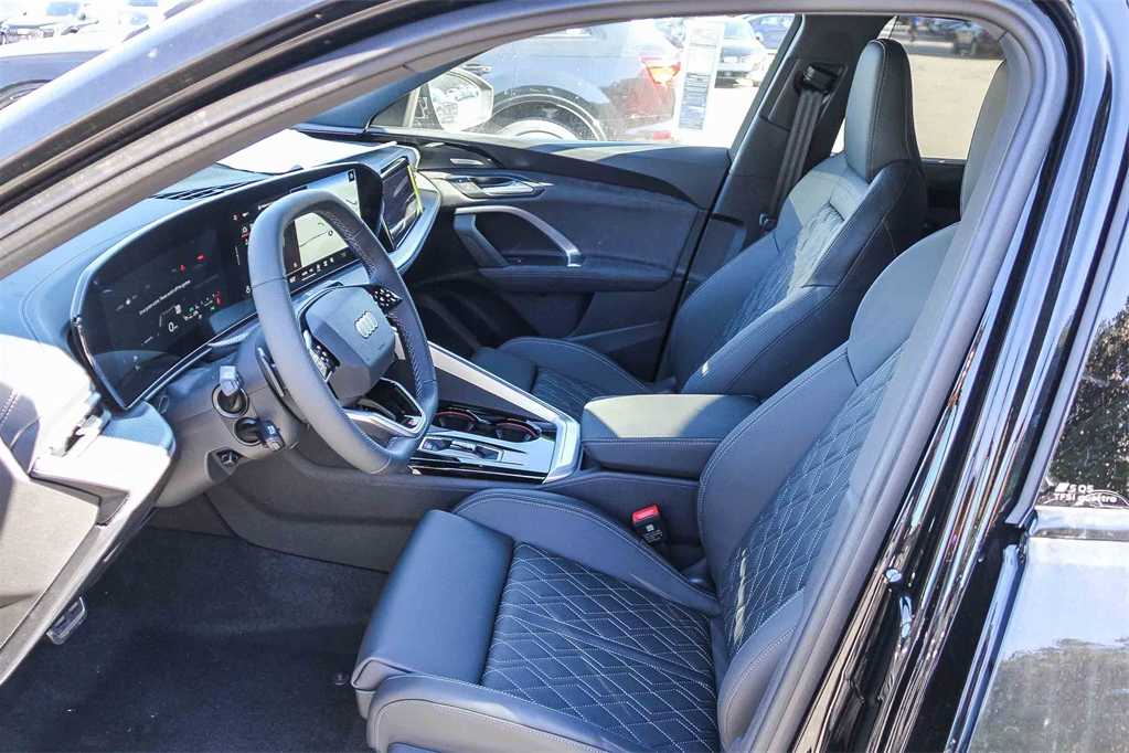 Thumbnail: 2025 Audi SQ5 - 19