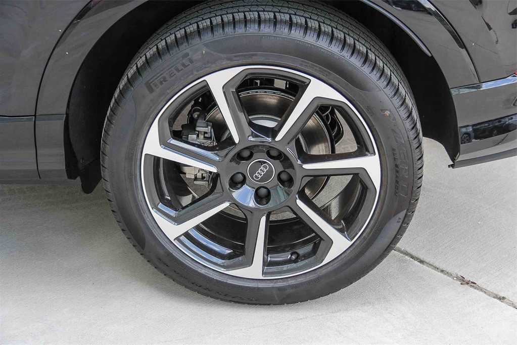 Thumbnail: 2025 Audi Q3 - 10