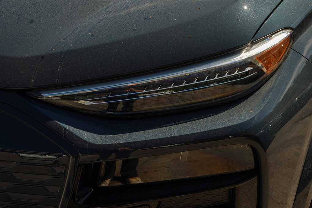 Thumbnail: 2025 Audi Q6 e-tron - 8