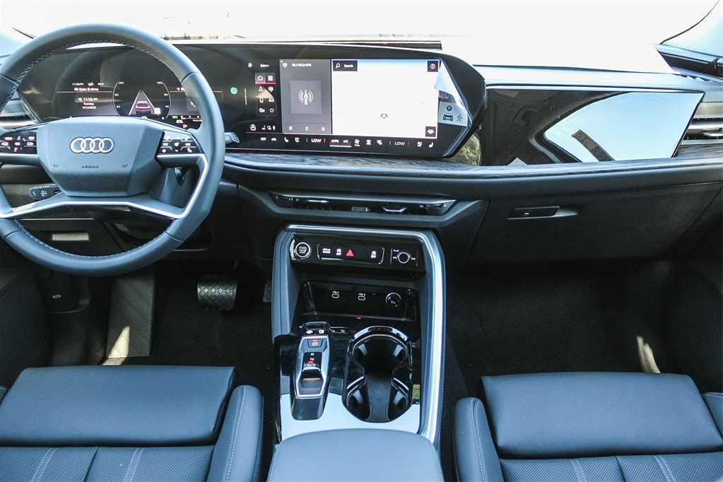 Thumbnail: 2025 Audi Q5 - 13