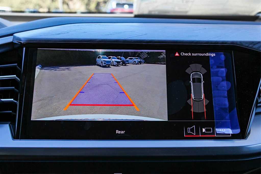 Thumbnail: 2026 Audi Q4 e-tron - 23