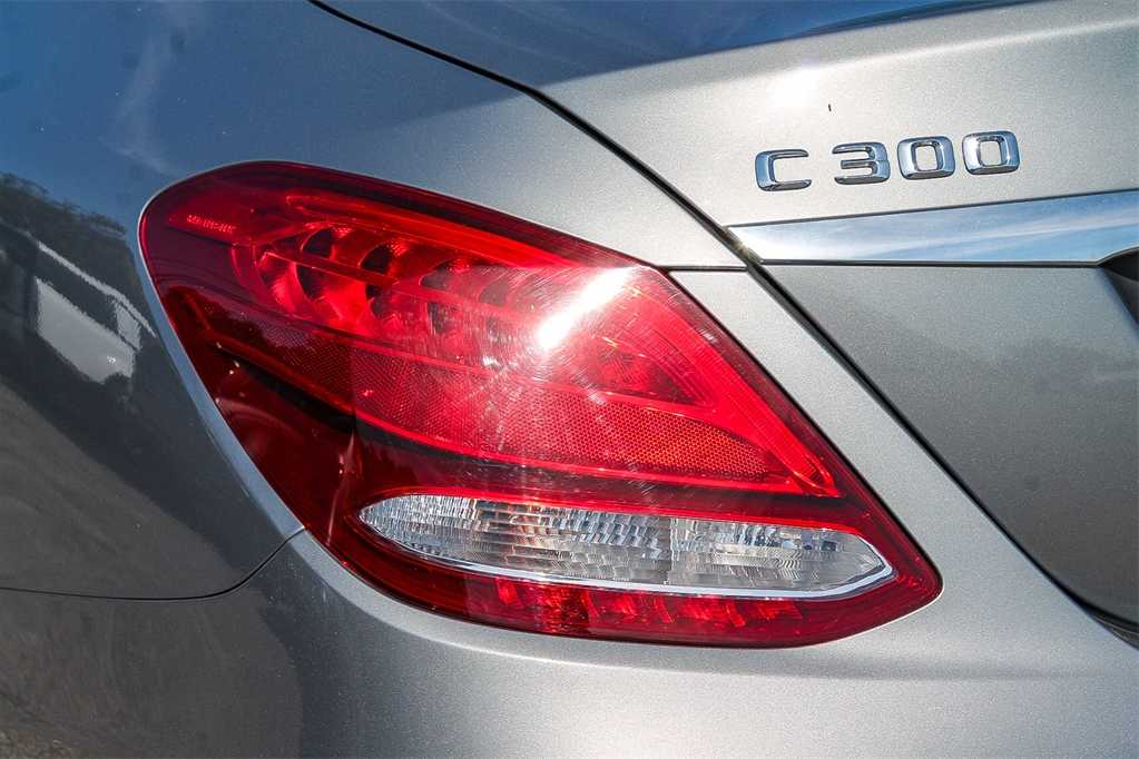 Thumbnail: 2016 Mercedes-Benz C-Class - 7