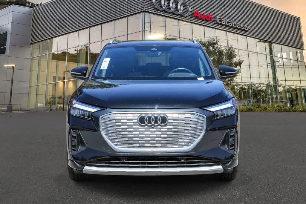 Thumbnail: 2023 Audi Q4 e-tron - 6
