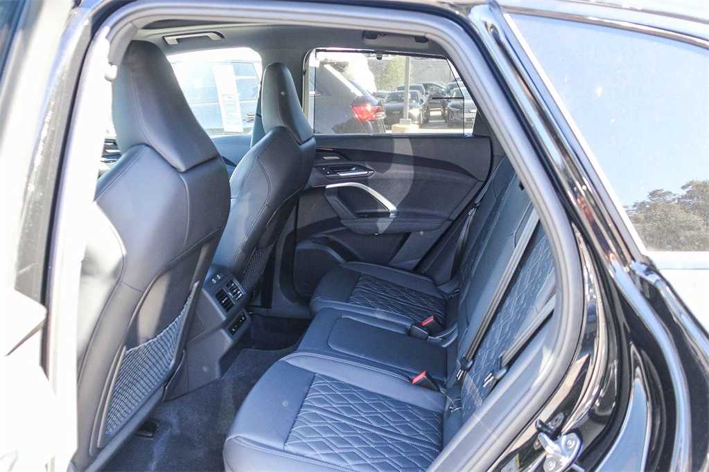 Thumbnail: 2025 Audi SQ5 - 17