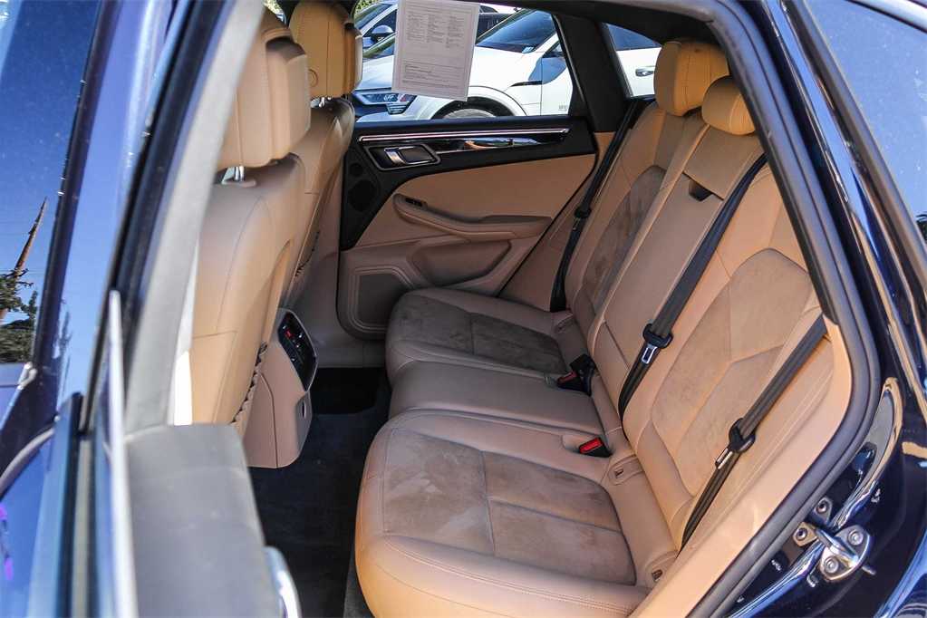 Thumbnail: 2018 Porsche Macan - 16