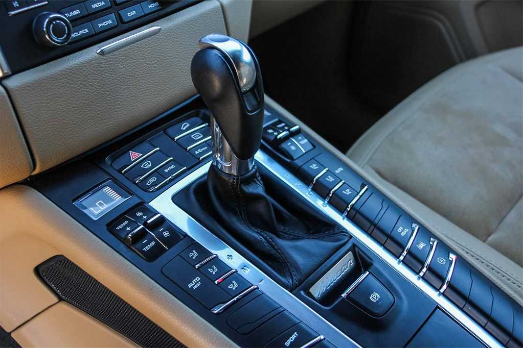 Thumbnail: 2018 Porsche Macan - 19