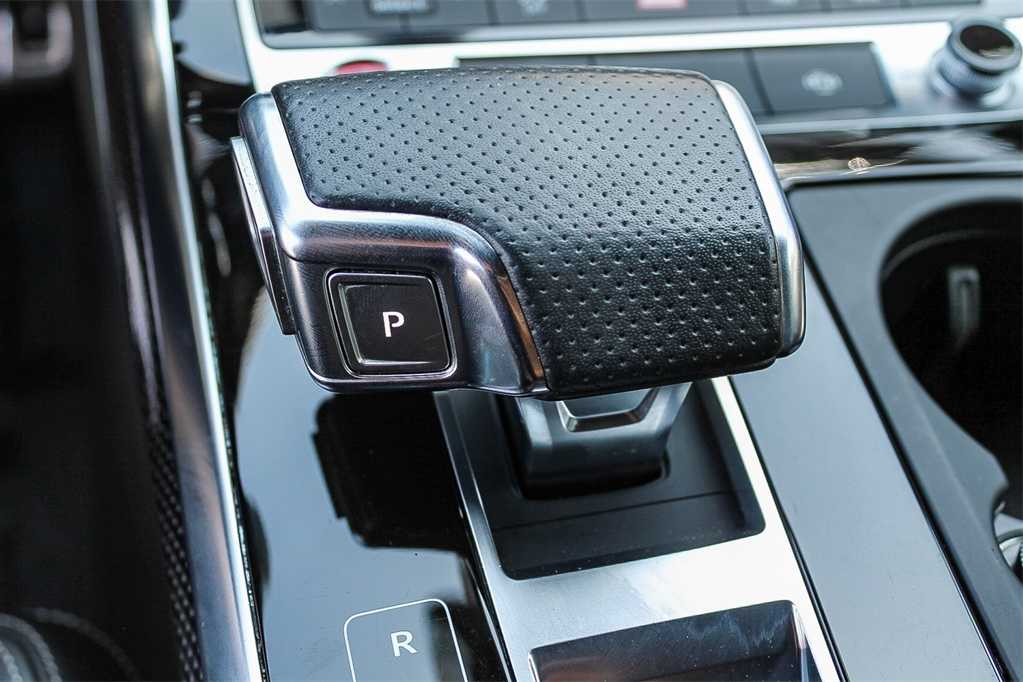 Thumbnail: 2022 Audi SQ8 - 22