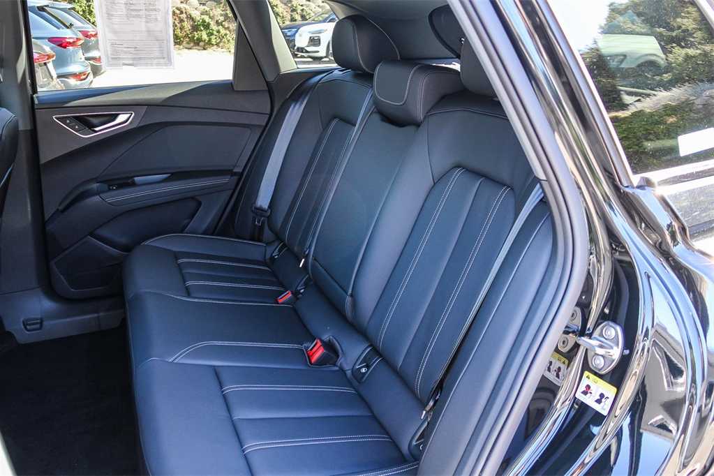 Thumbnail: 2025 Audi Q4 e-tron - 17