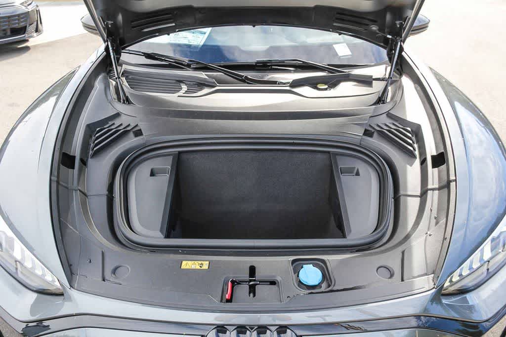 Thumbnail: 2026 Audi e-tron GT - 25