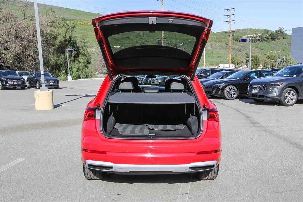 Thumbnail: 2022 Audi Q3 - 26