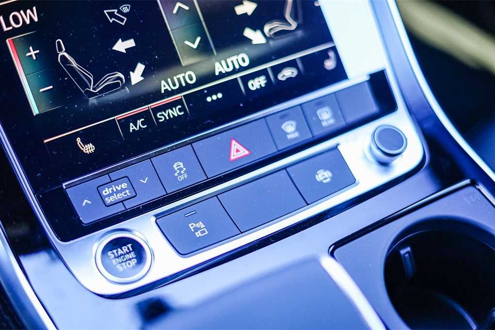 Thumbnail: 2026 Audi Q8 - 24