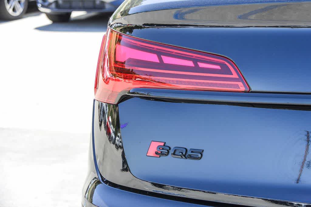 Thumbnail: 2023 Audi SQ5 - 11