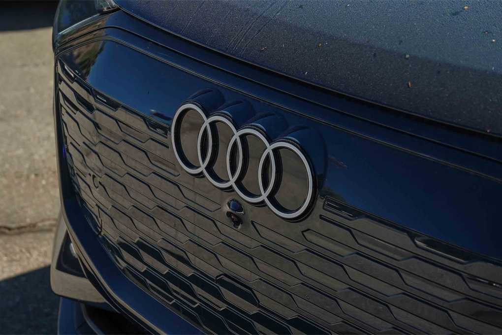Thumbnail: 2025 Audi Q6 e-tron - 9