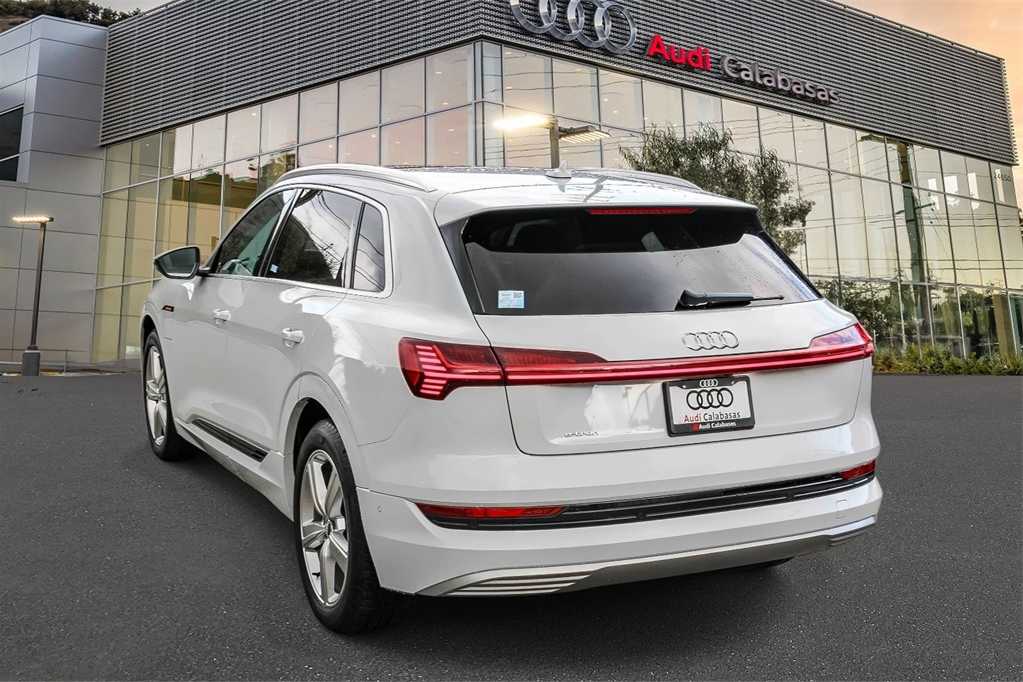 Thumbnail: 2019 Audi e-tron - 2