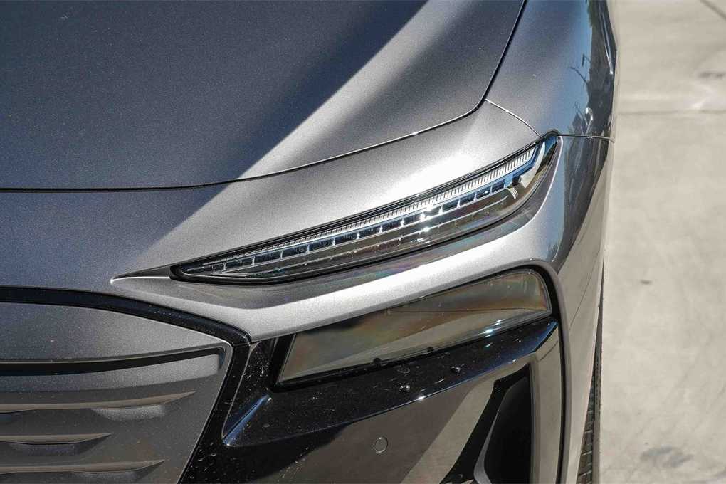 Thumbnail: 2025 Audi e-tron S - 8
