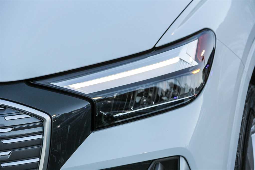 Thumbnail: 2024 Audi Q4 e-tron - 7