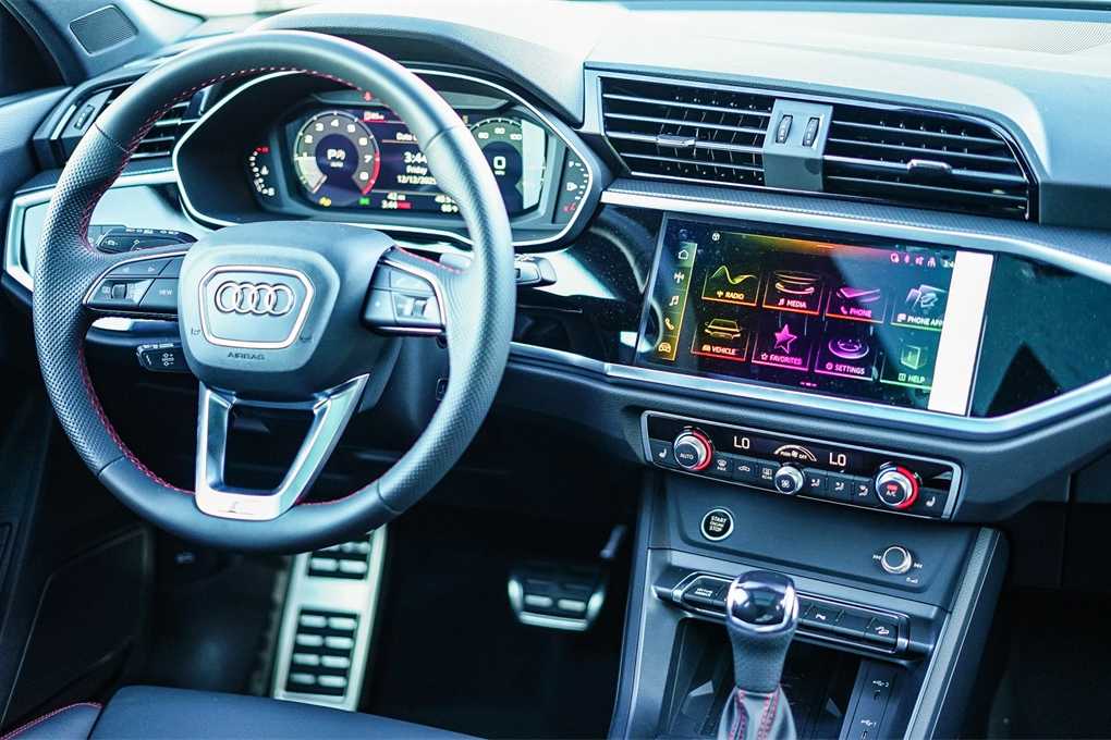 Thumbnail: 2025 Audi Q3 - 12