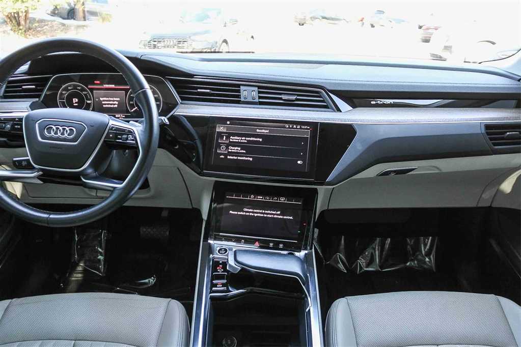 Thumbnail: 2024 Audi Q8 e-tron - 13