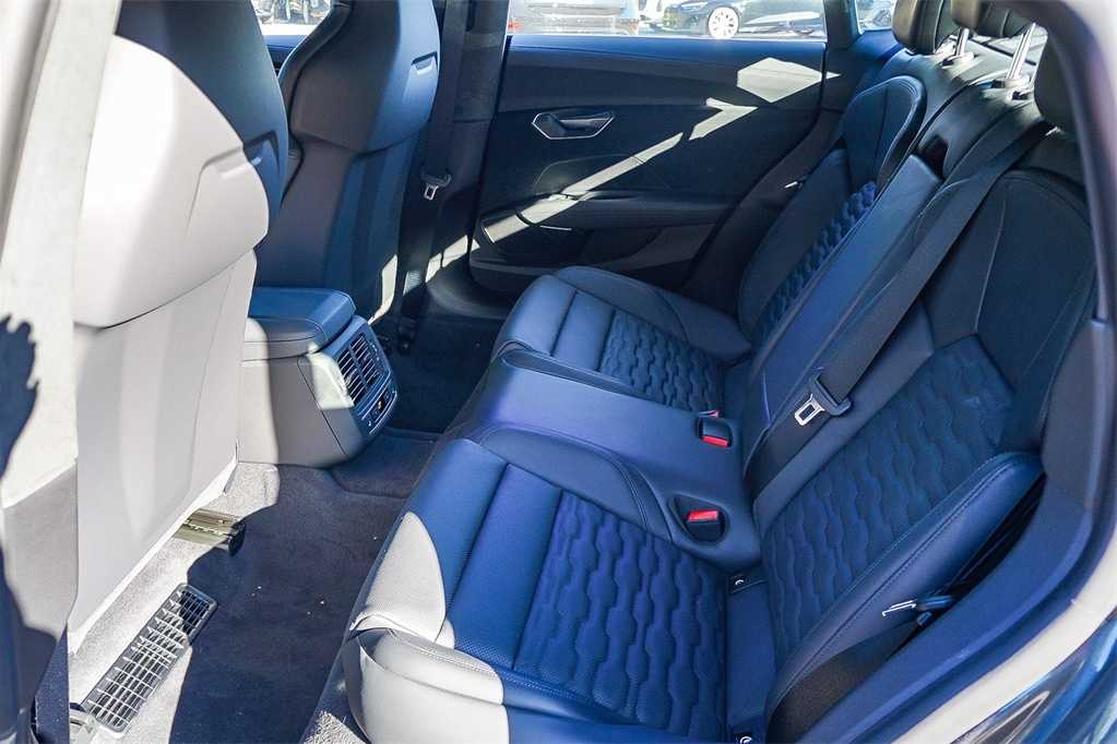 Thumbnail: 2026 Audi RS e-tron GT - 20