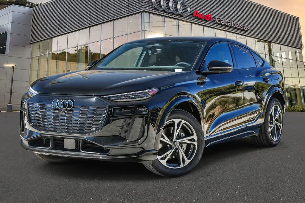 Thumbnail: 2027 Audi Q6 e-tron - 1