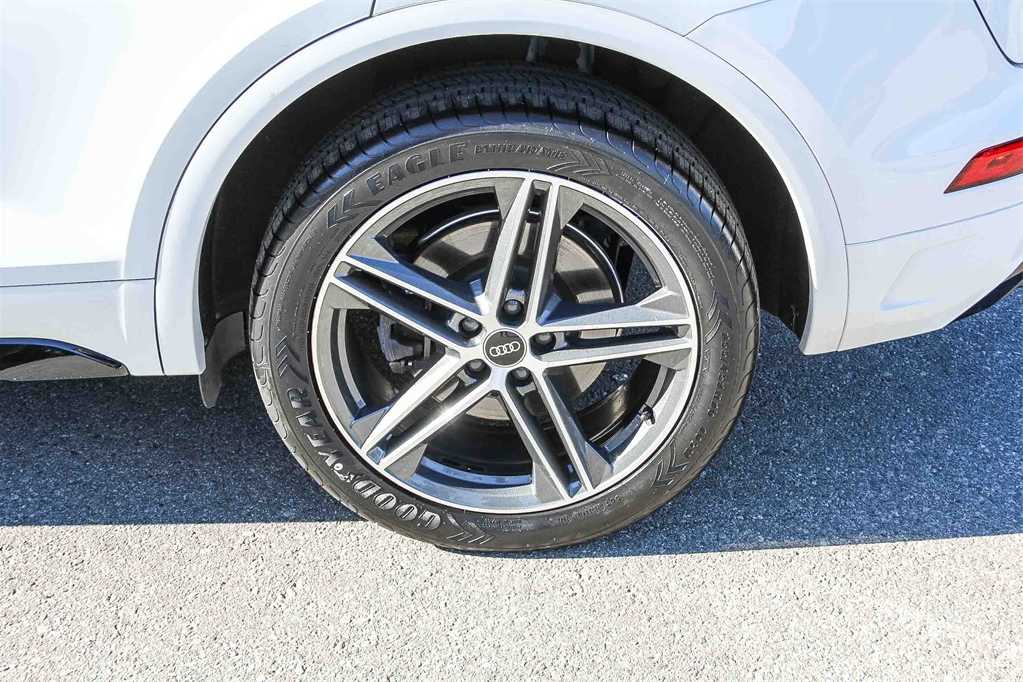 Thumbnail: 2023 Audi Q5 - 10