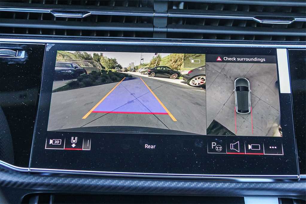 Thumbnail: 2026 Audi RS Q8 - 23