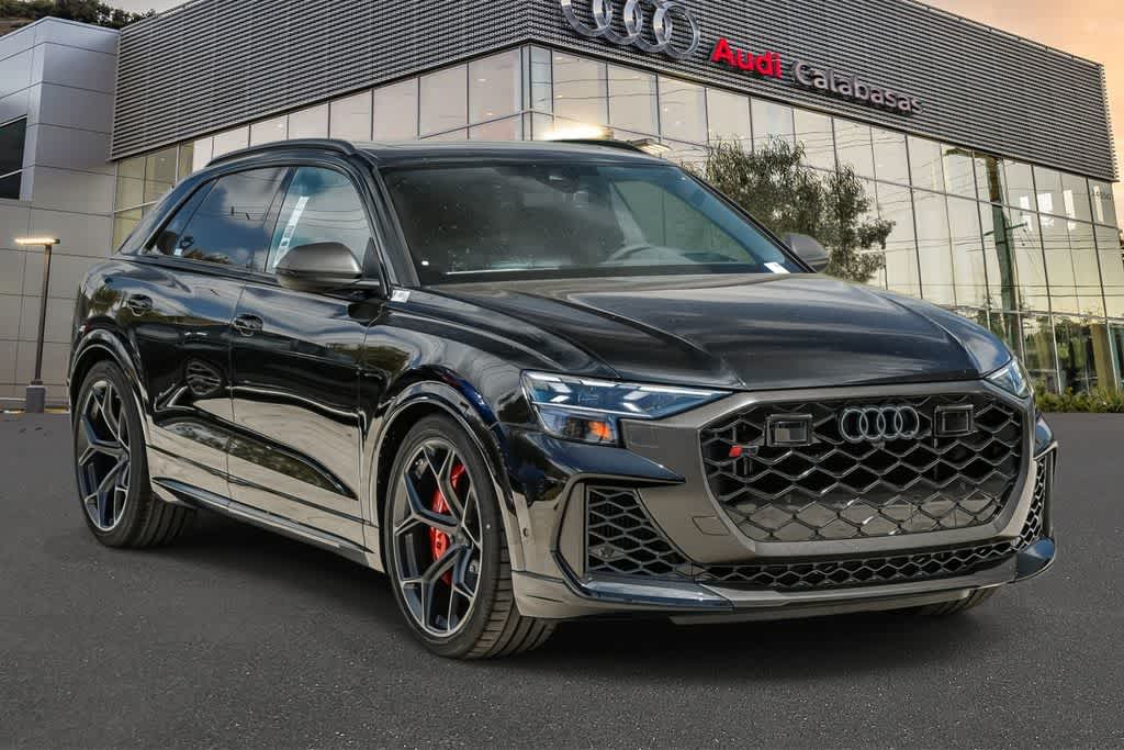 Thumbnail: 2026 Audi RS Q8 - 3