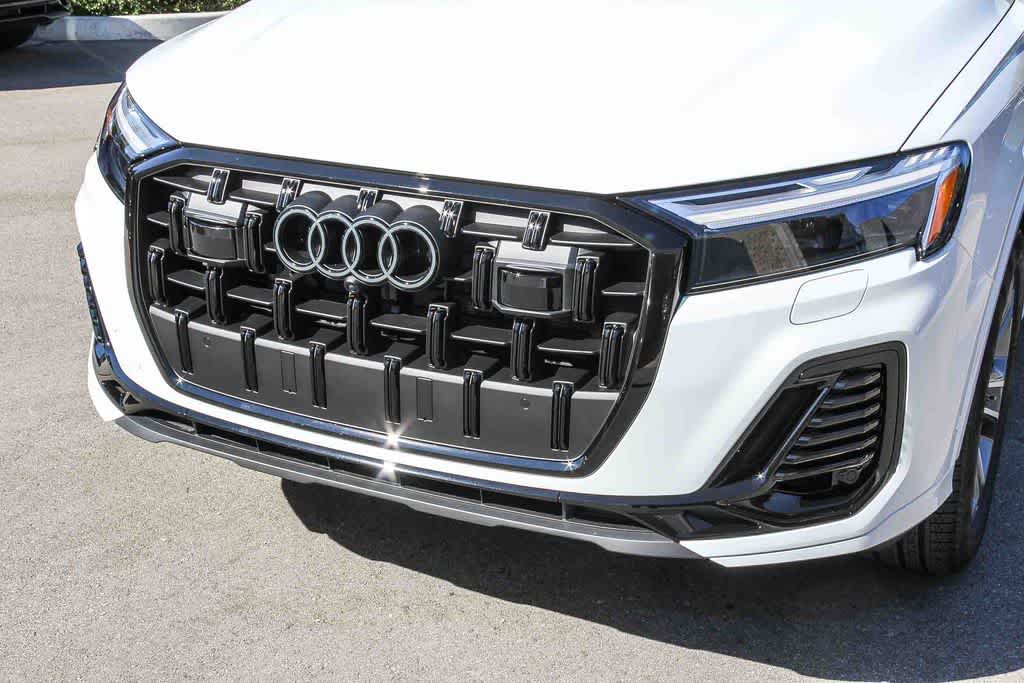 Thumbnail: 2026 Audi Q7 - 8